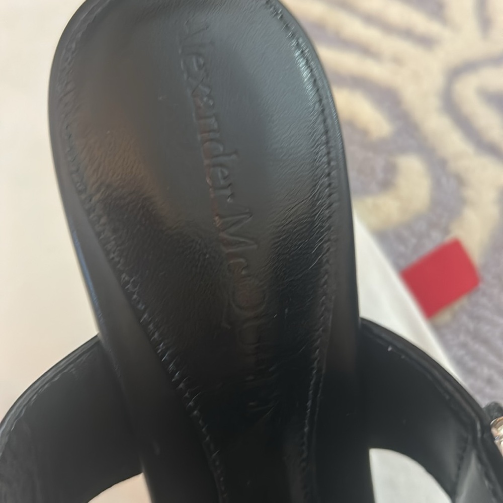 Alexander McQueen Women's Heeled Buckle Black Sandals Size 40 (Msrp $1,090) - Picture 9 of 14